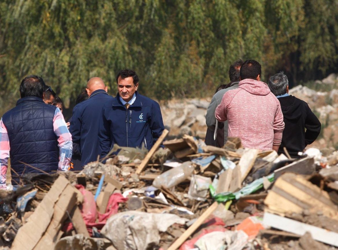 Inspeccionan situación en vertedero ilegal