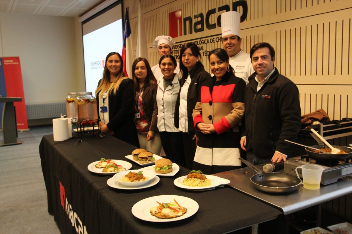 Cocineros maulinos se capacitan en Nueva Carta del Menú Infantil