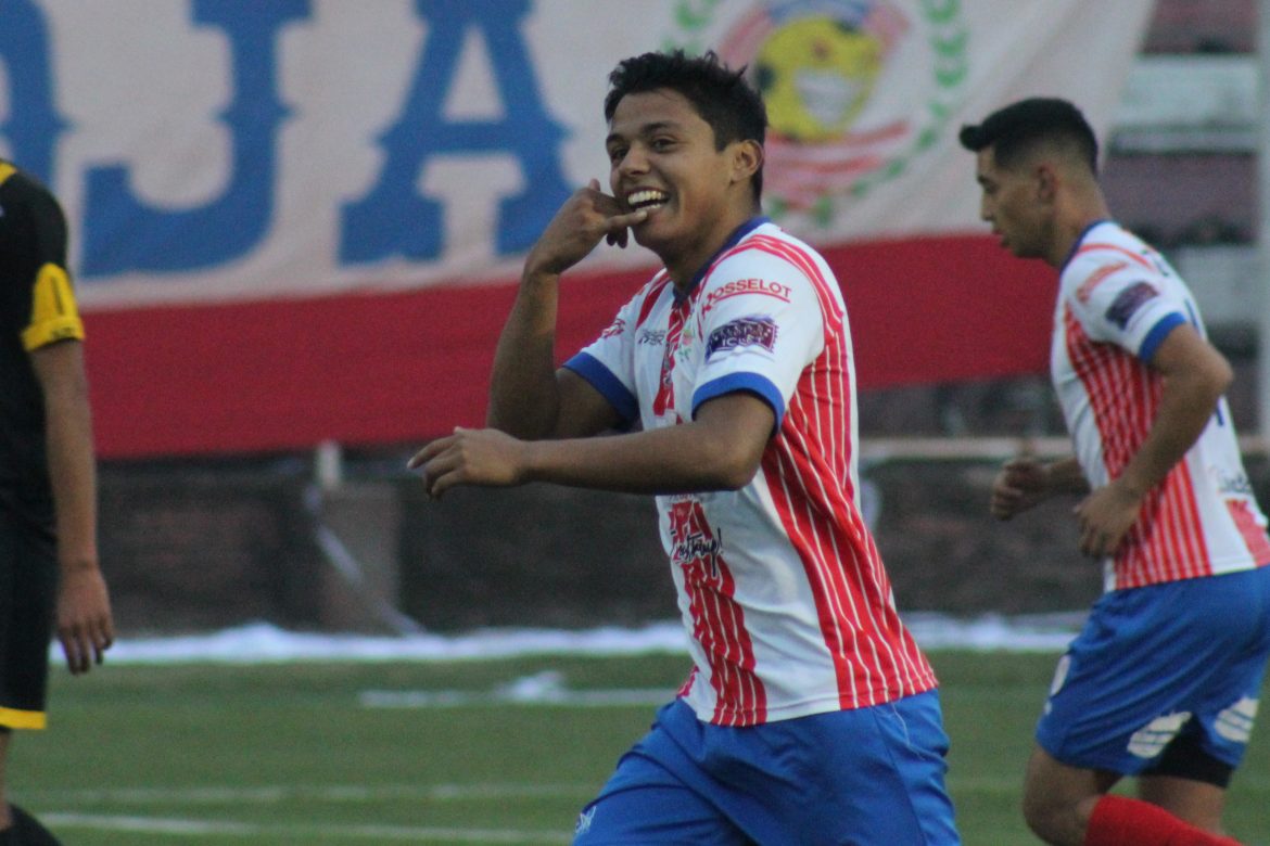 Deportes Linares sigue con su racha ganadora