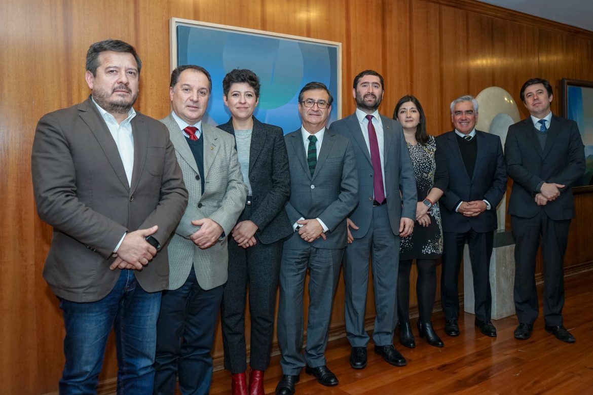 UTALCA y Minsal coordinan para reducir listas de espera dental