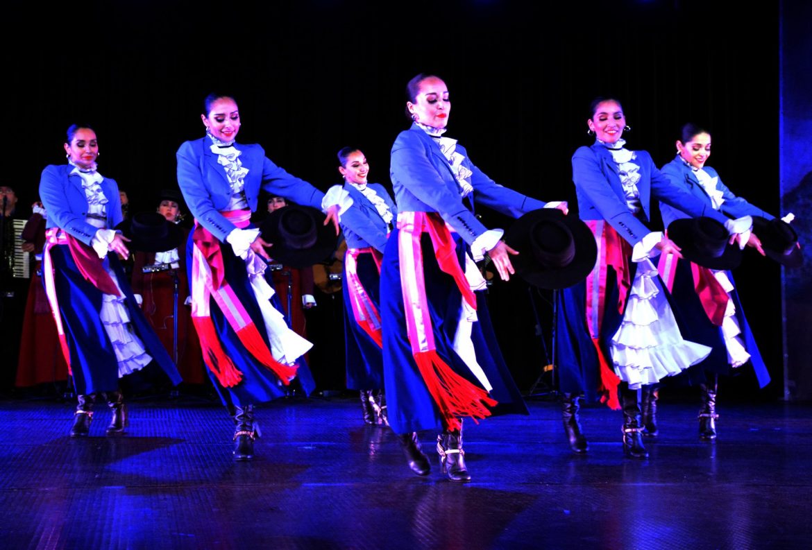 Bafona se presentó ante más de 4 mil personas en su gira por el Maule