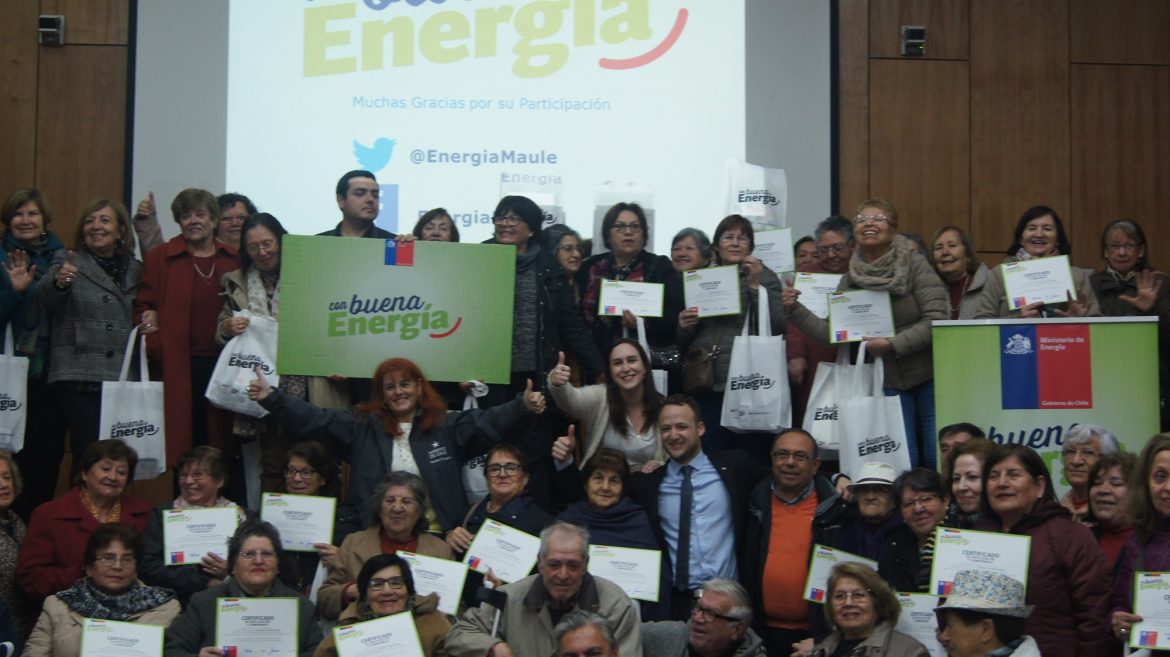 Entregan “kits Eficiente” de energía a Adultos Mayores de Talca