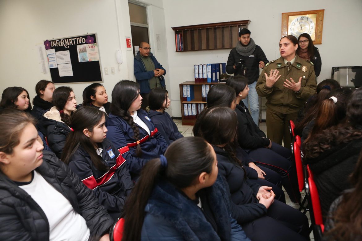 Con éxito potencian charla para que estudiantes de Talca conozcan en detalle la ley que sanciona el acoso sexual callejero