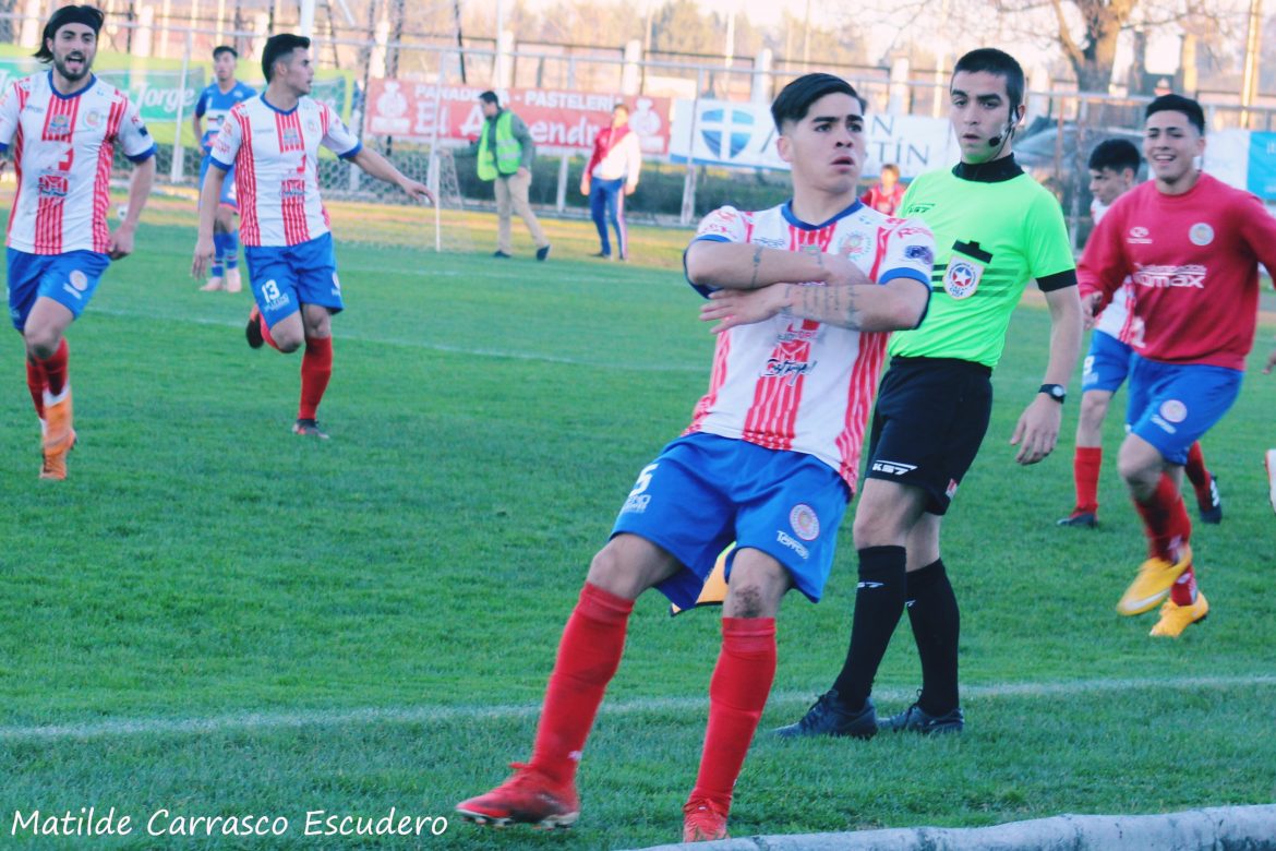 Deportes Linares empezó la segunda rueda con un triunfo frente a San Joaquín