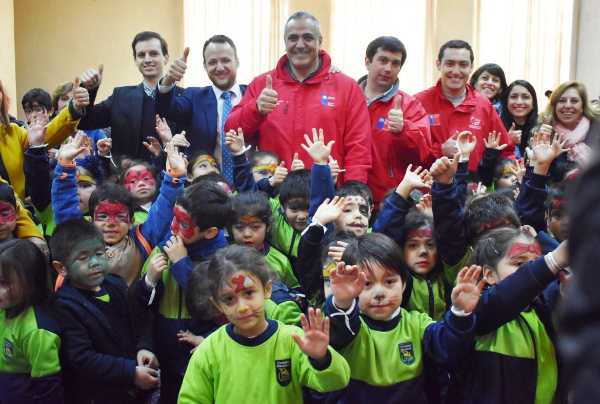 Gobierno celebró Día del Niño con escolares del Complejo Educacional Javiera Carrera de Talca
