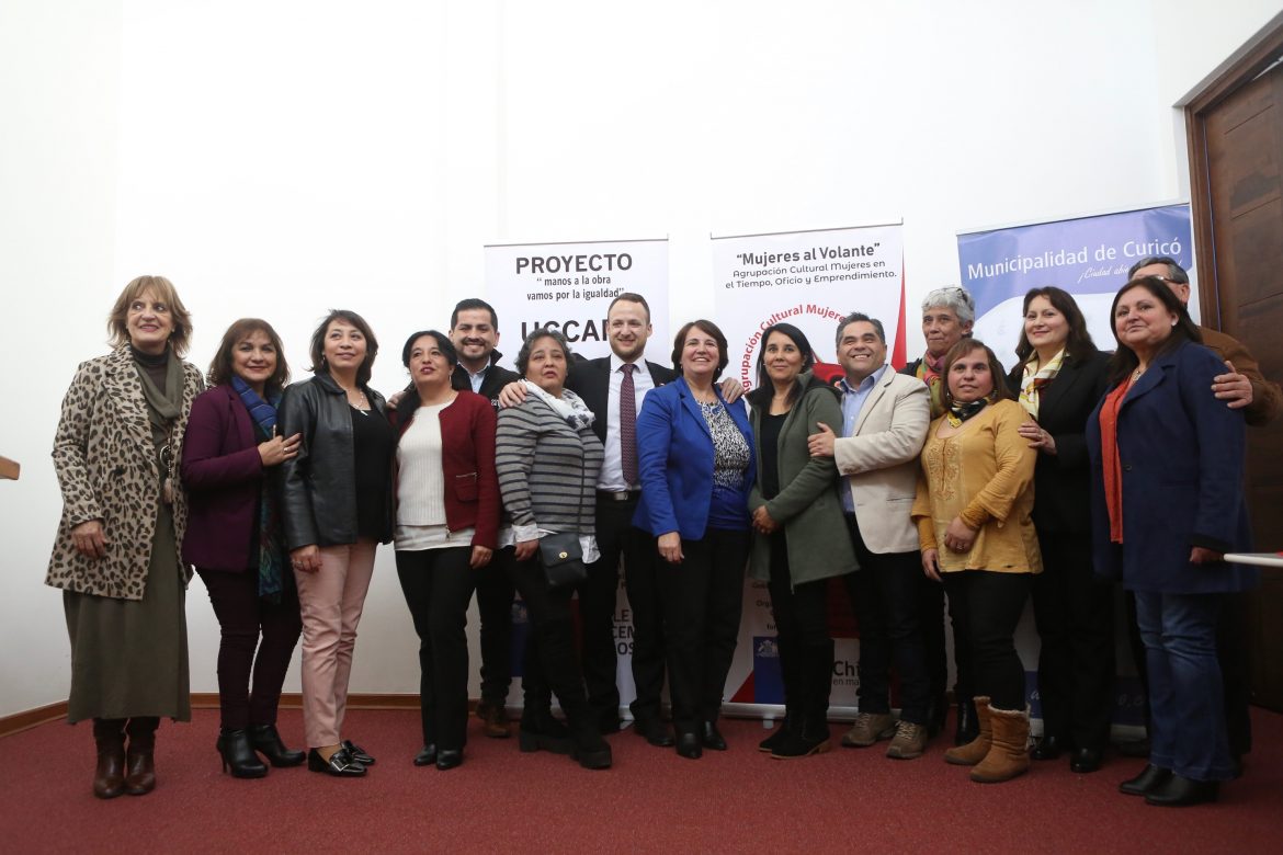 Emprendedoras de Curicó ejecutarán proyecto para despegar sus negocios como “Mujeres al volante”