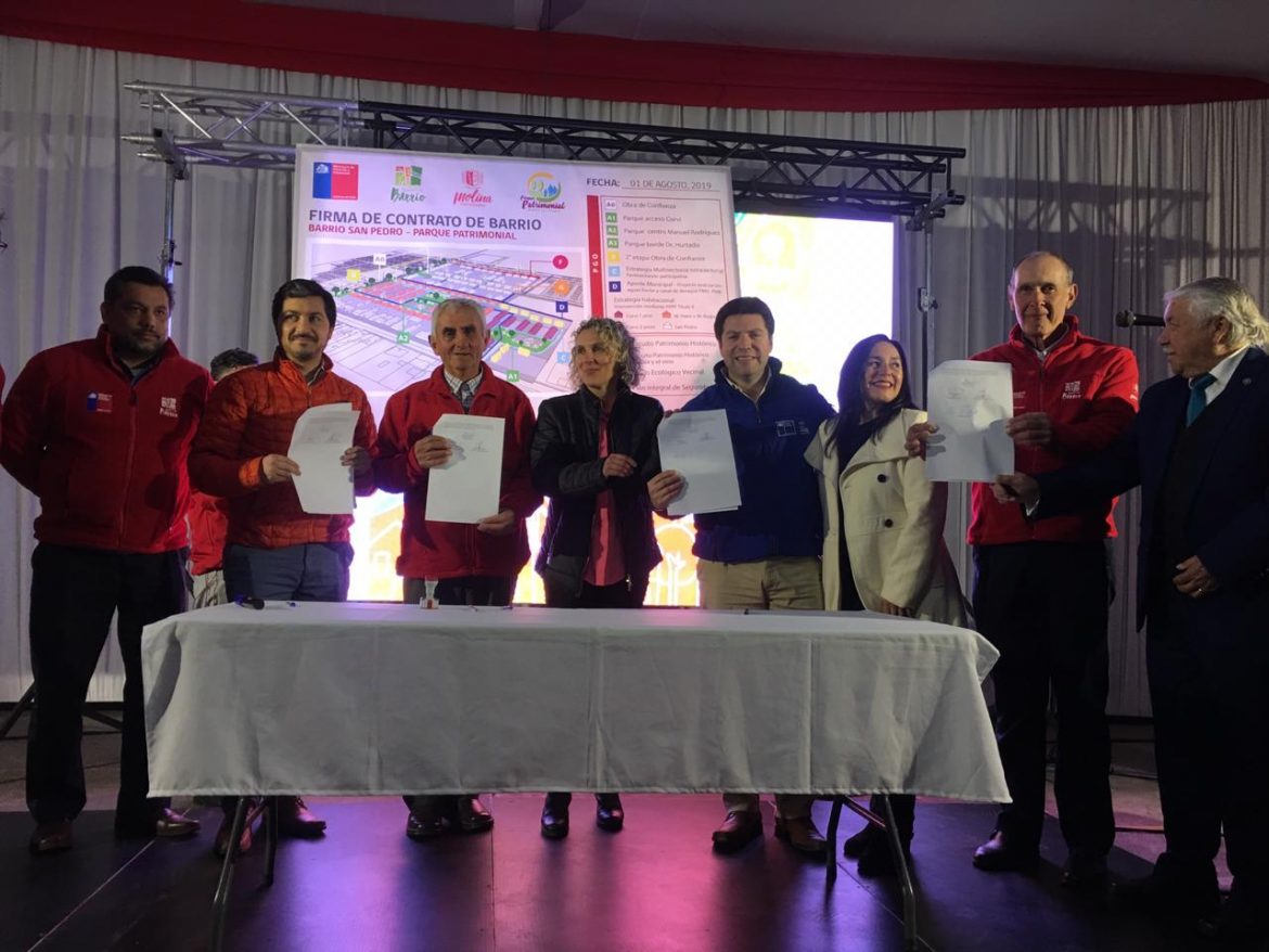 Suscriben contrato para ejecutar obras de mejoramiento en Barrio San Pedro de Molina