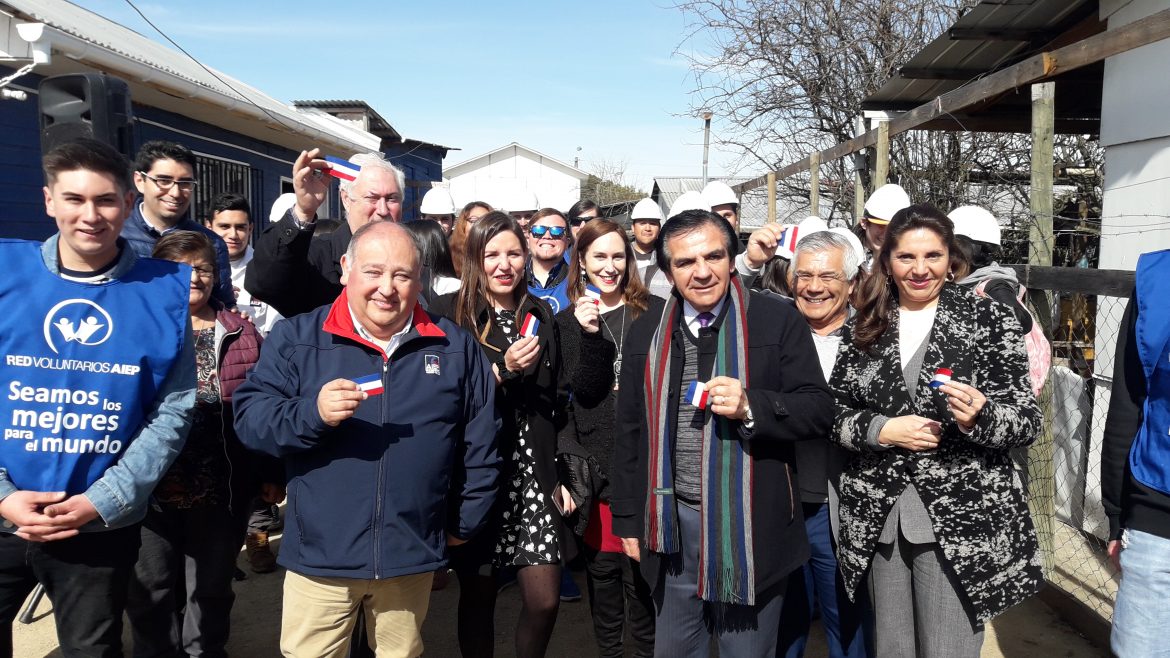 ESTUDIANTES DE AIEP REALIZARON TRABAJOS VOLUNTARIOS EN BENEFICIO DE ADULTOS MAYORES DE MAULE