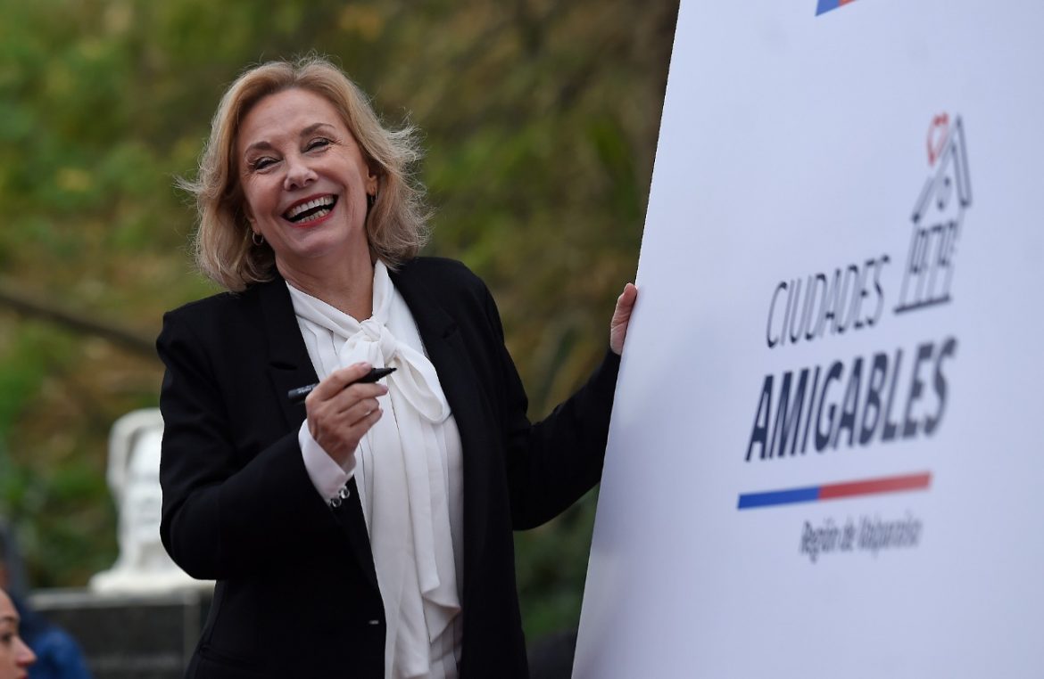 Cecilia Morel lidera firma de compromiso para que comunas sean “amigables” con adultos mayores en la región de Valparaíso