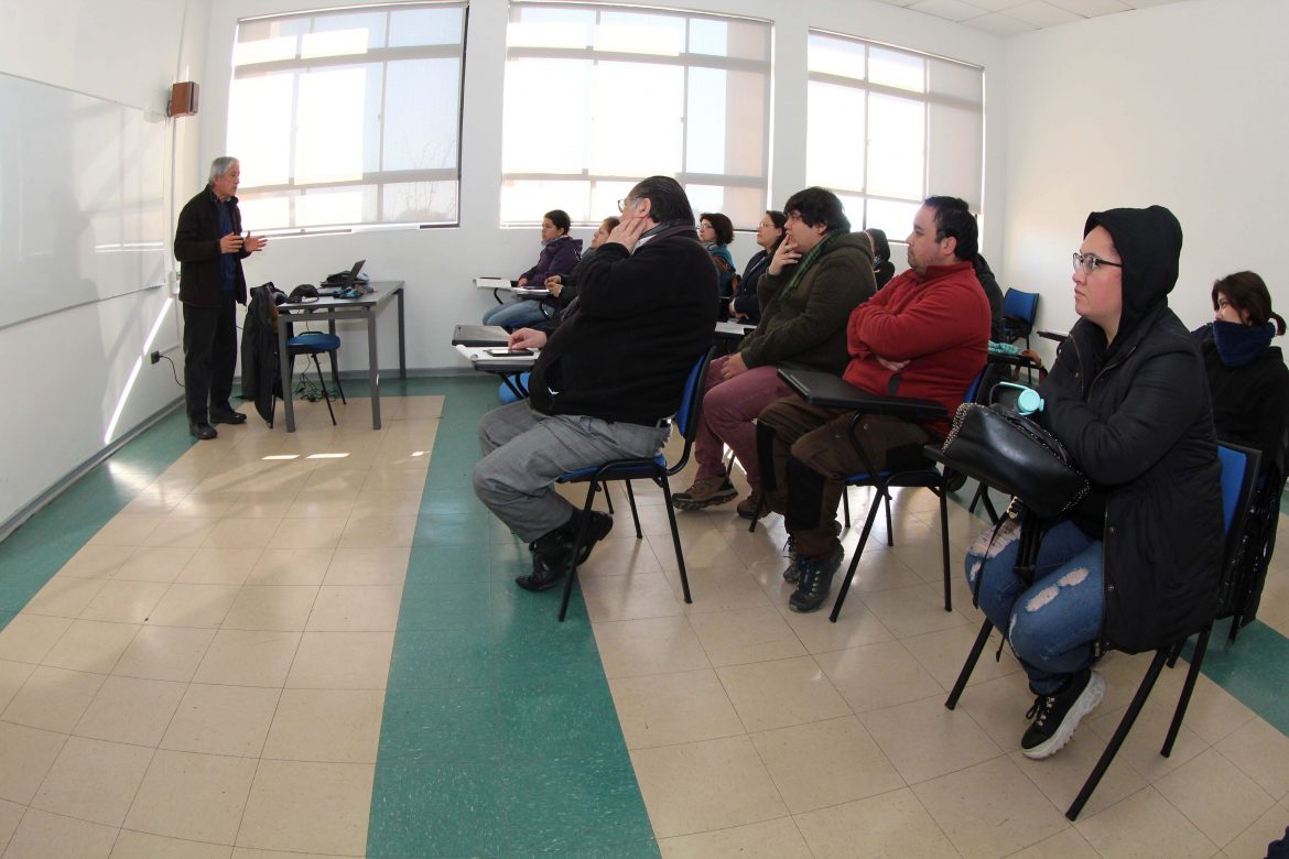 Estudiantes de turismo de CFT Estatal recibieron charla sobre el origen de la ciudad de Linares