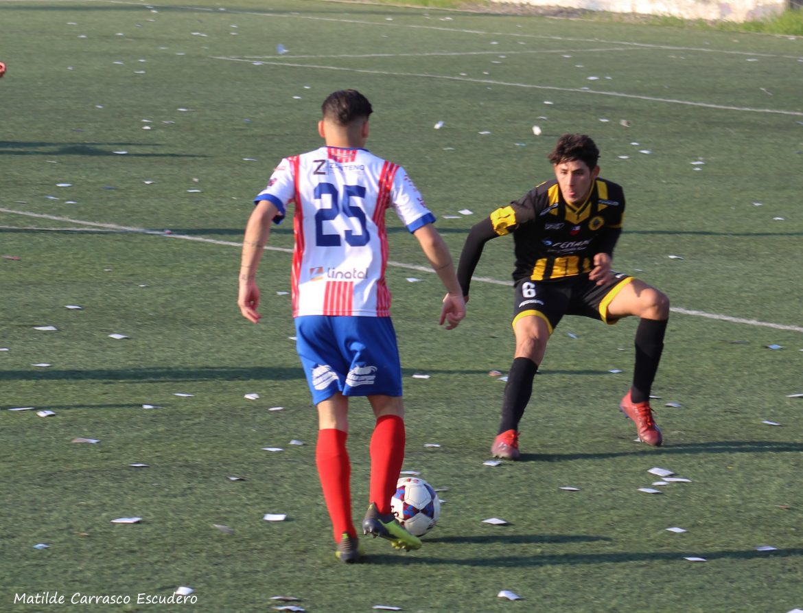 Deportes Linares lleva 16 fechas como puntero de la Tercera A