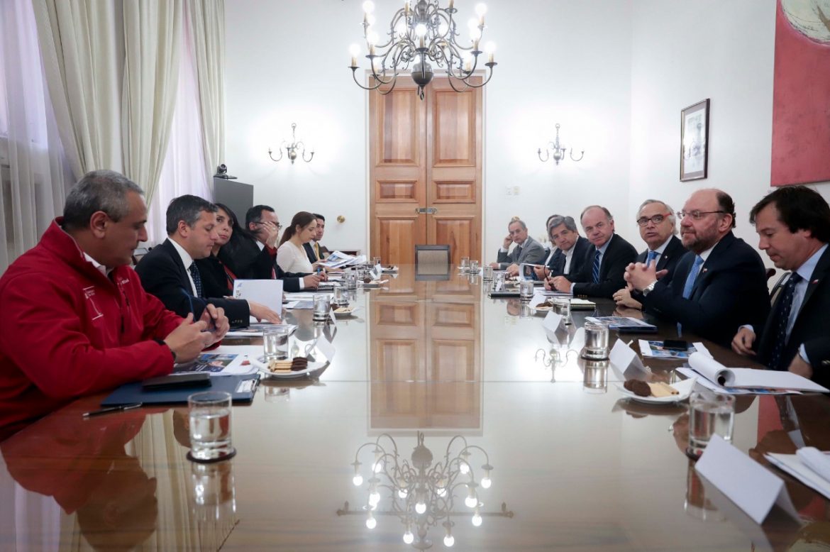 Intendente Milad liderará mesa regional transversal por sequía