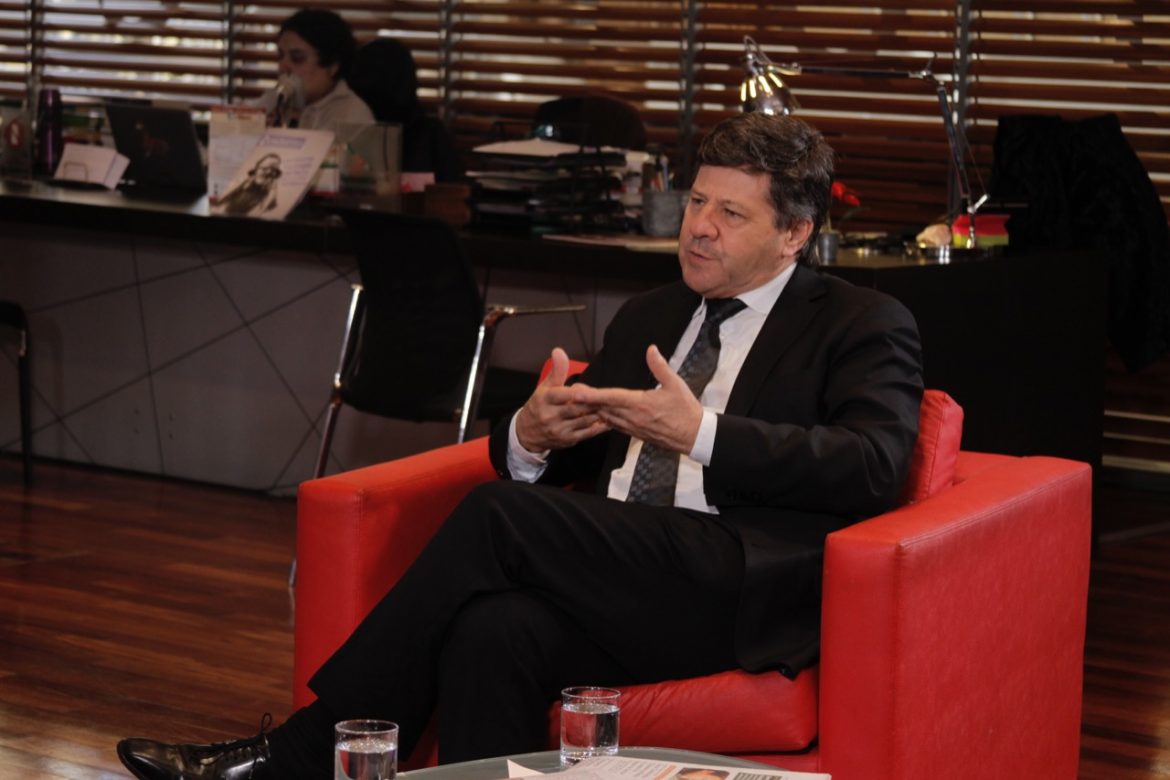 Senador Castro cree que el decreto de emergencia agrícola en el Maule para nueve comunas es una burla y le asombra que autoridades y parlamentarios se presten para un show sin sentido