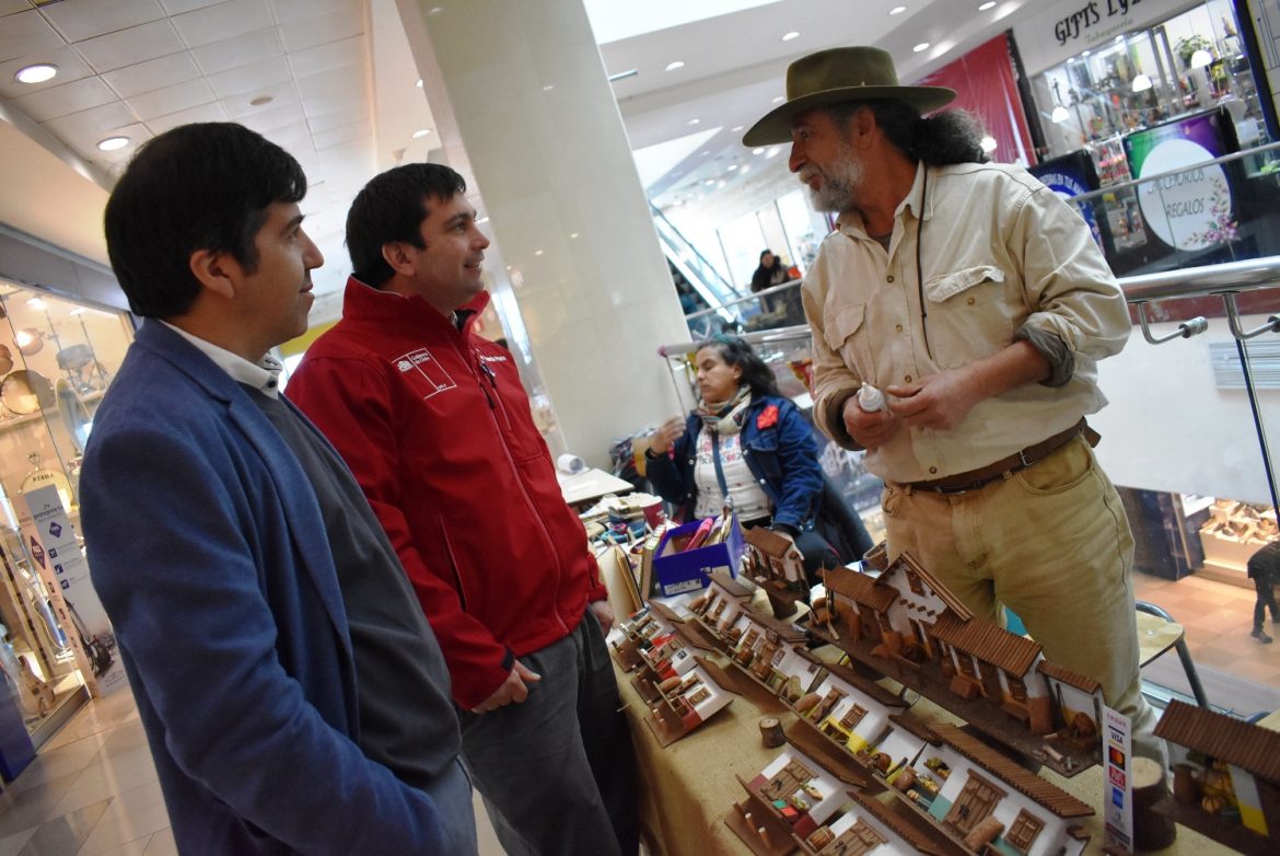 Emprendedores de comunas rurales comercializan sus productos en el Mall Portal Centro