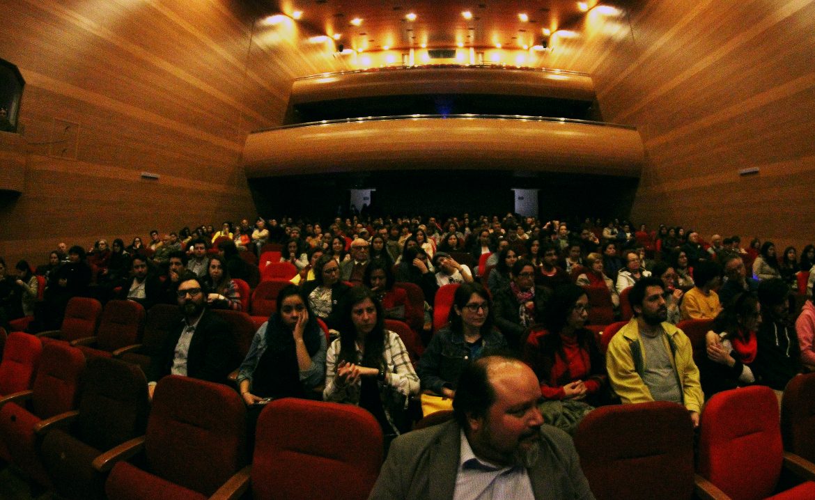 Felina 2019 repletó Teatro Municipal de Linares