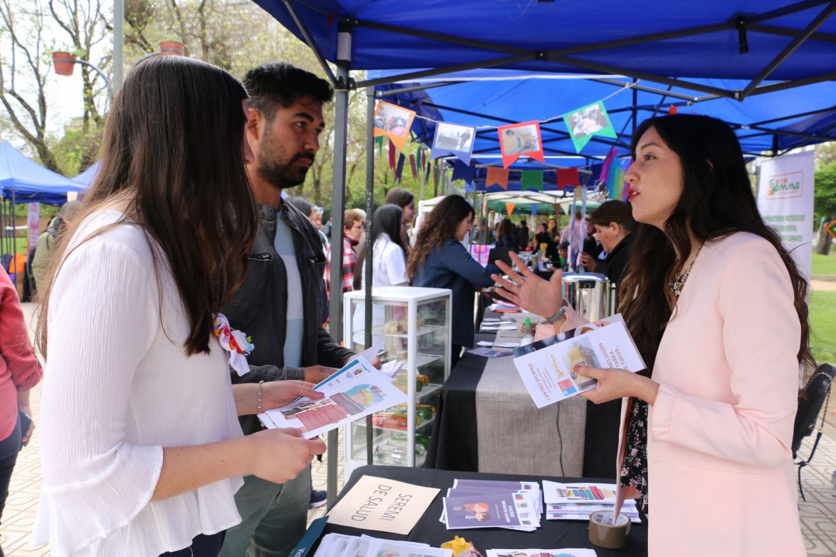 Feria conmemoró Día de la Salud Mental en Alameda de Talca