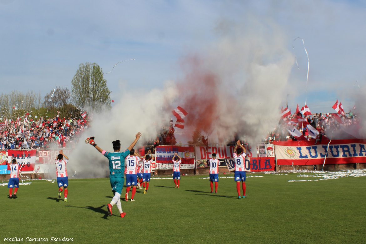 Deportes Linares goleó a Rancagua Sur en un estadio teñido de albirrojo