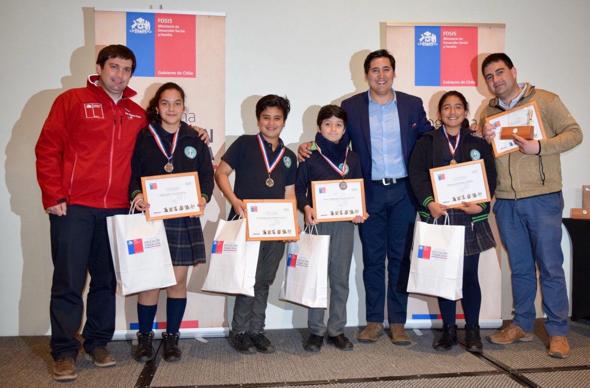 Escolar de Longaví ganó torneo regional de Karukinka o “Juego del Ahorro”