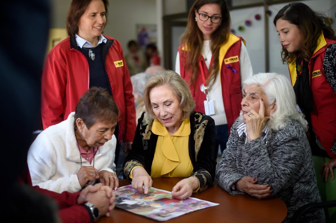 Primera Dama y ministro Mañalich entregan detalles de las 5 nuevas enfermedades que cubre el Auge incluido el Alzheimer