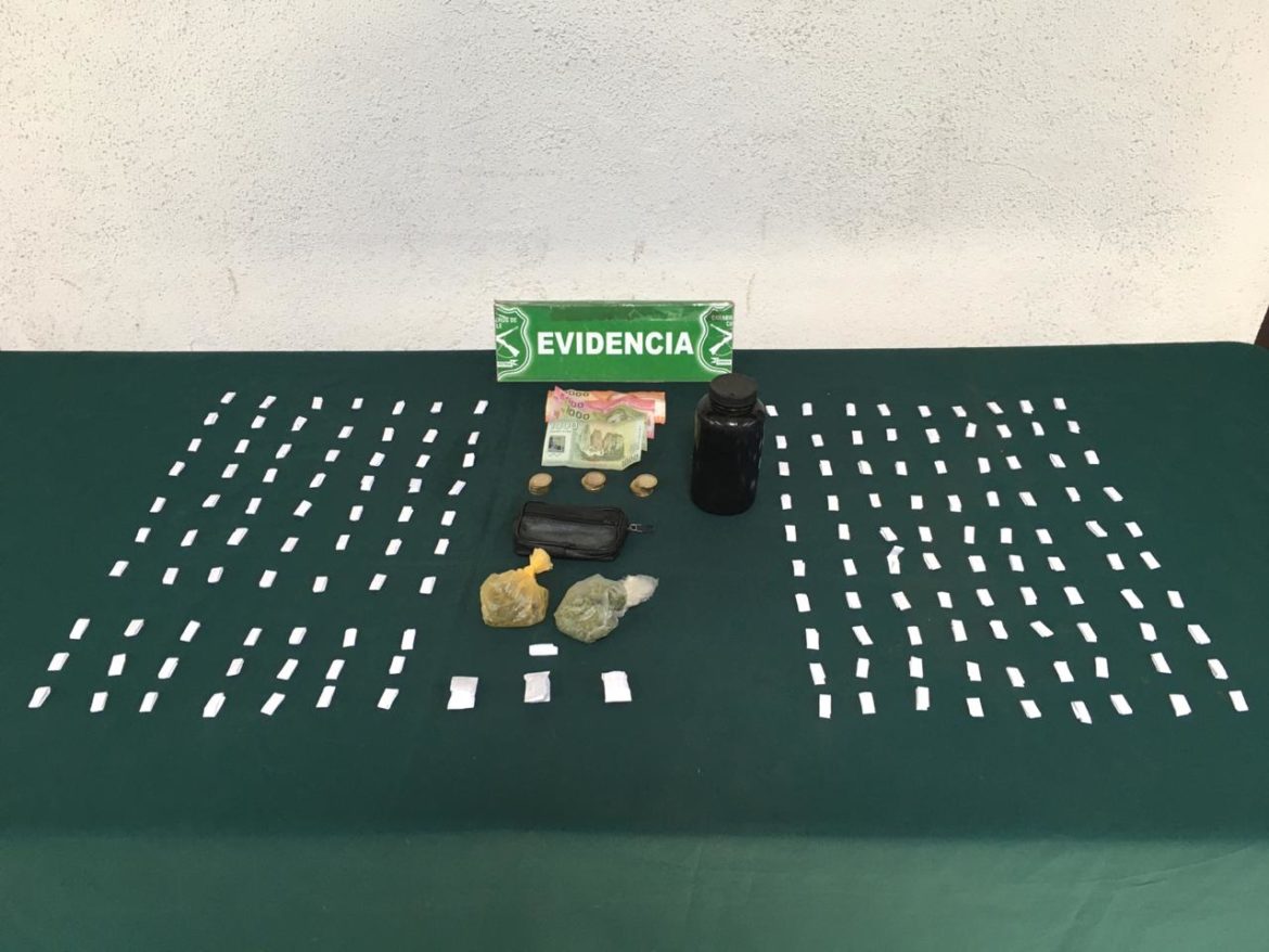 OS7 DE CARABINEROS DE DETUVO A 3 MUJERES POR MICROTRÁFICO DE DROGAS Y ORDEN DE APREHENSIÓN VIGENTE EN TALCA.