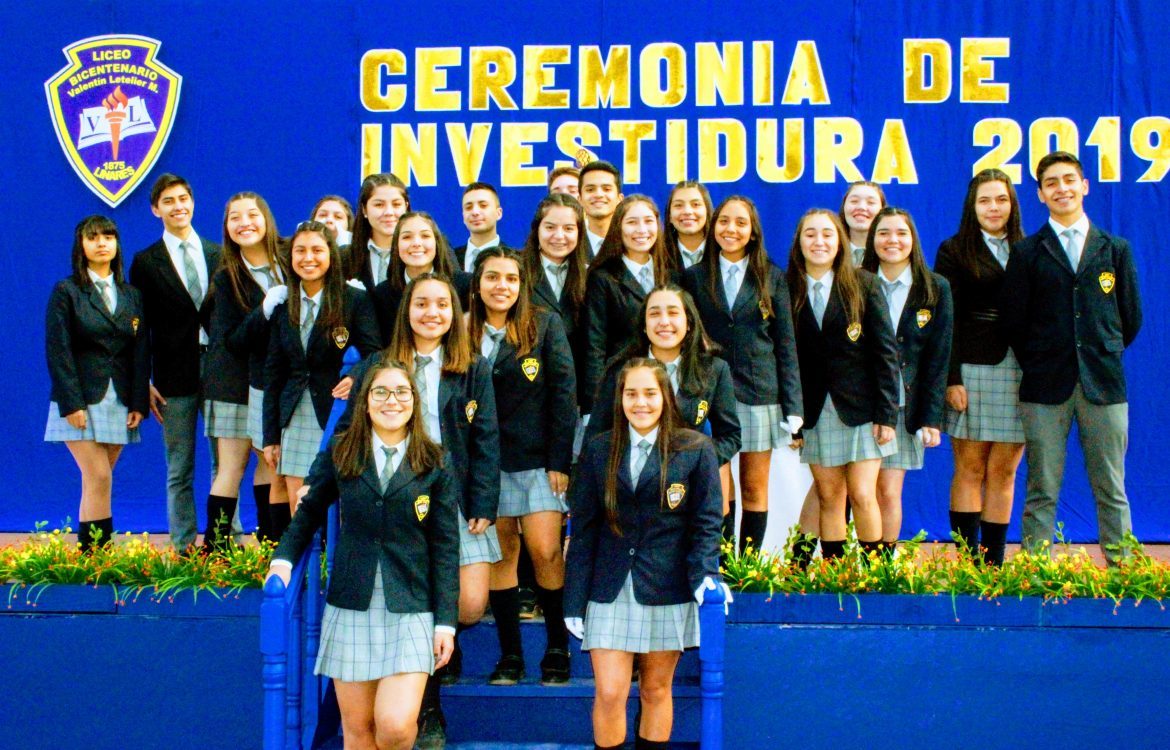 Alumnos del Liceo Valentín Letelier tuvieron su Ceremonia de Investidura