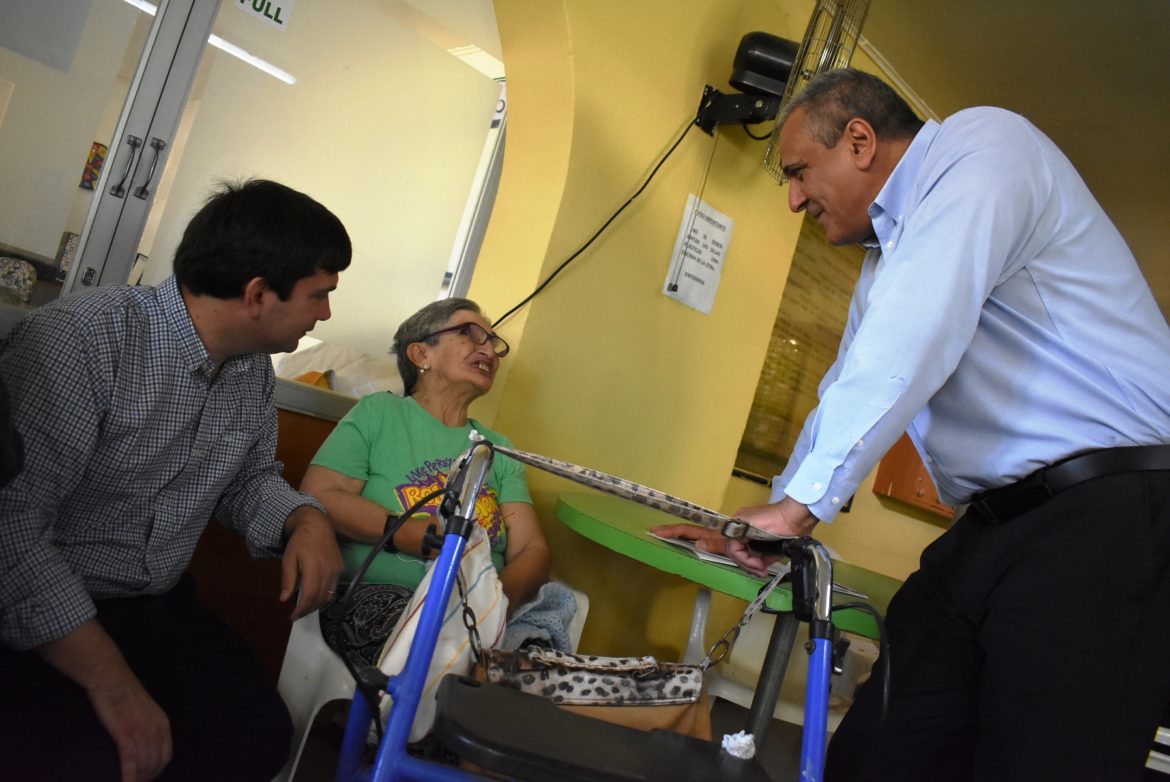 Gobierno asigna más de mil millones de pesos a hogares que atienden a adultos mayores vulnerables