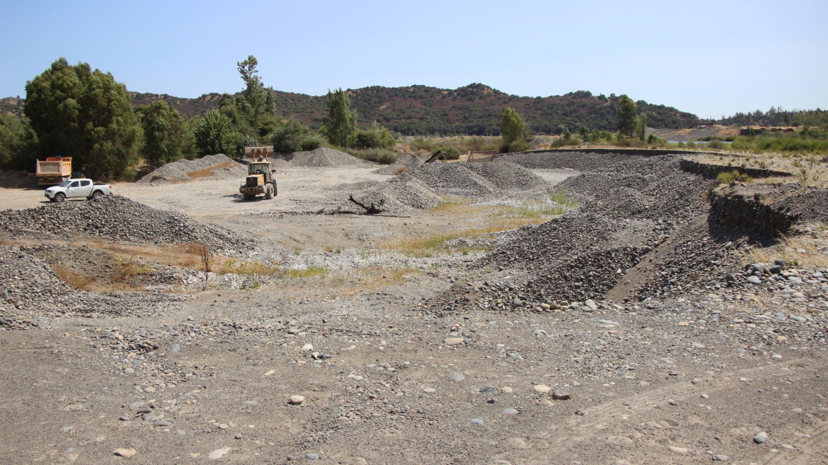 EXTRACCIÓN ILEGAL DE ÁRIDOS EN MELOCURA