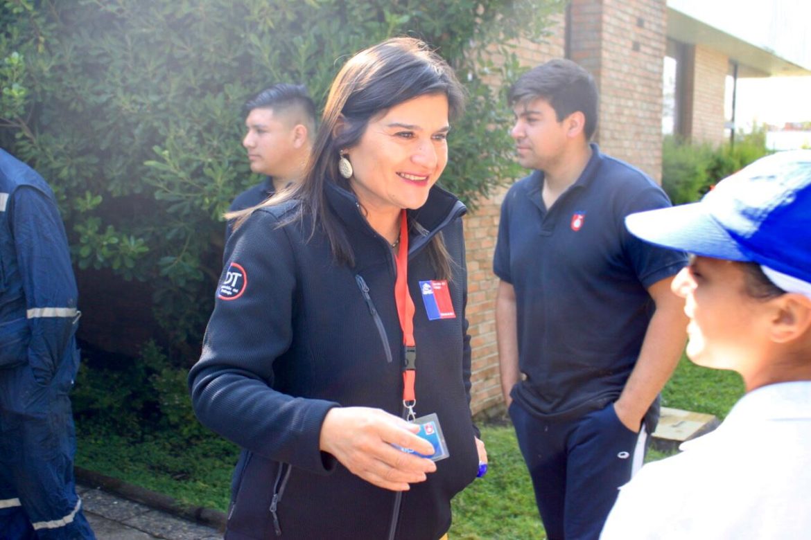 Autoridades realizan difusión a trabajadores jóvenes de la comuna de Linares sobre ley laboral