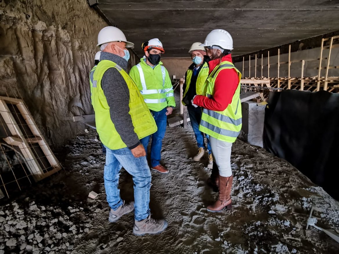 Seremis de Trabajo y Vivienda inspeccionan proyectos de obras de conectividad vial en Talca