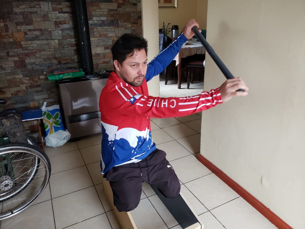 Canoísta paralímpico Franco Gutiérrez lucha por un cupo para Tokio 2021