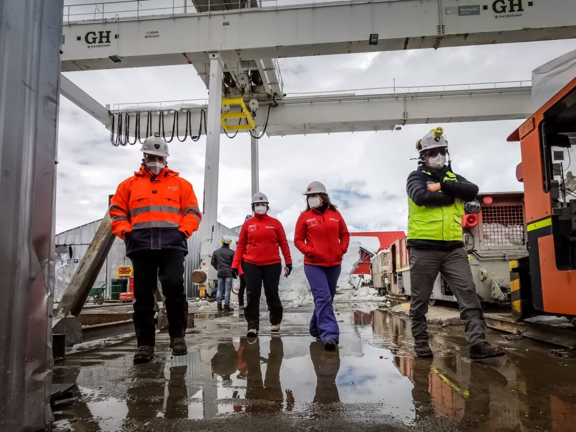 Seremi del Trabajo e ISL presentaron hoja de ruta del “Paso a Paso laboral” a trabajadores de obra de ENEL
