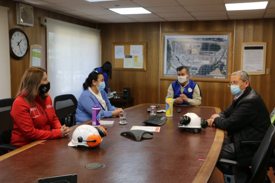 Seremis de Salud y Trabajo visitaron planta de Arauco ante llegada de más de 2 mil trabajadores