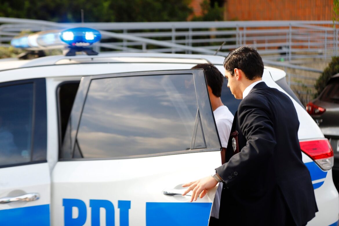 Tres detenidos por su posible vinculación en estafas por Internet