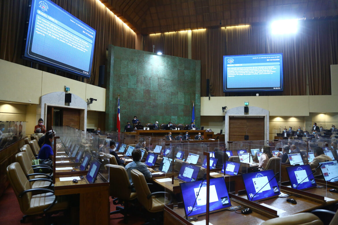 Comisión de Constitución de la Cámara comienza tramitación de proyectos que permiten tercer retiro del 10%