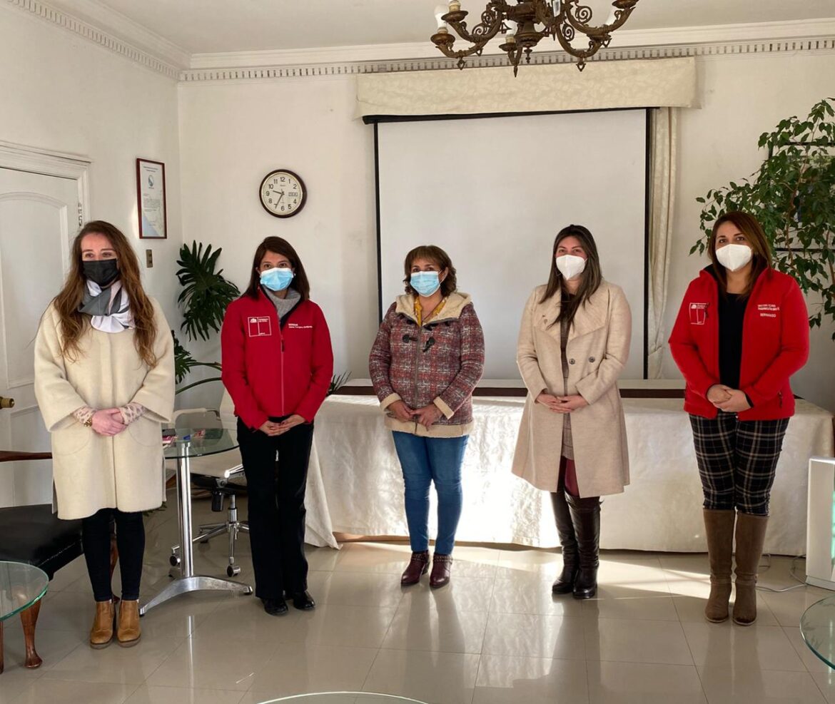Seremi la Mujer, SernamEG y Prodemu realizan saludo protocolar a nueva Alcaldesa de Teno 